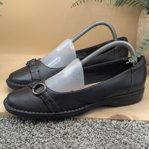 Clark's Collection Black Leather Flats Women's Size 8.5 Work School Casual Shoes